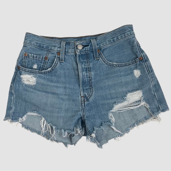 Levi’s 501 Jean Shorts - Picture 2 of 3
